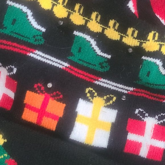 NWT Light Up Christmas Toque - Picture 2 of 5
